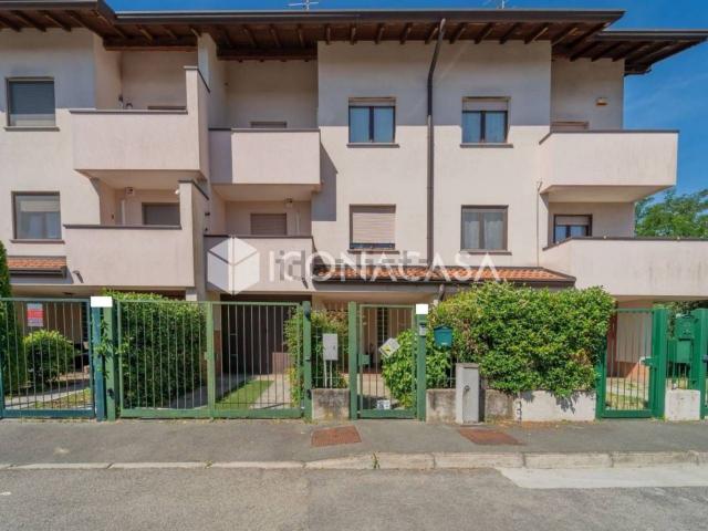 Villetta a schiera in vendita di 165 m² in Via Santa Colomba