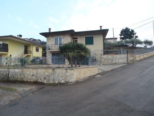 Villetta a schiera in vendita di 166 m² in Via Zamichieli, 7
