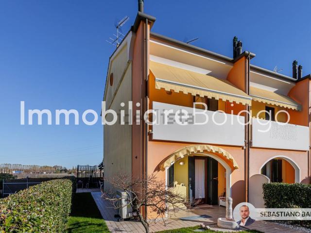 Villetta a schiera in vendita di 166 m² in Via Marmolada, 34