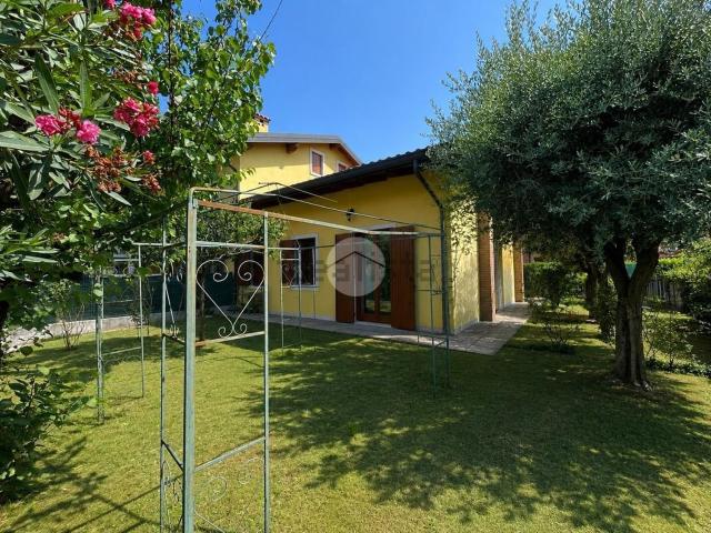 Villetta a schiera in vendita di 166 m² in Via Stazione, 5