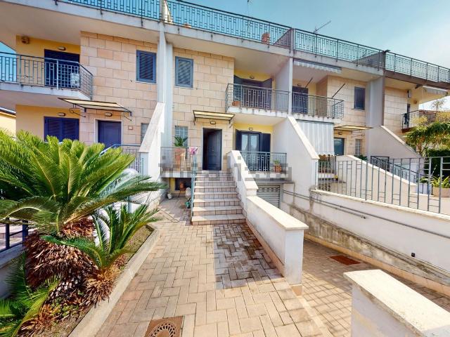 Villetta a schiera in vendita di 166 m² in Viale Giovanni Falcone, 5