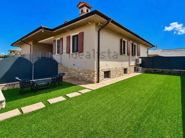 Villetta a schiera in vendita di 167 m² in Via Montello
