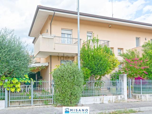 Villetta a schiera in vendita di 167 m² in Viale Scalea, 8