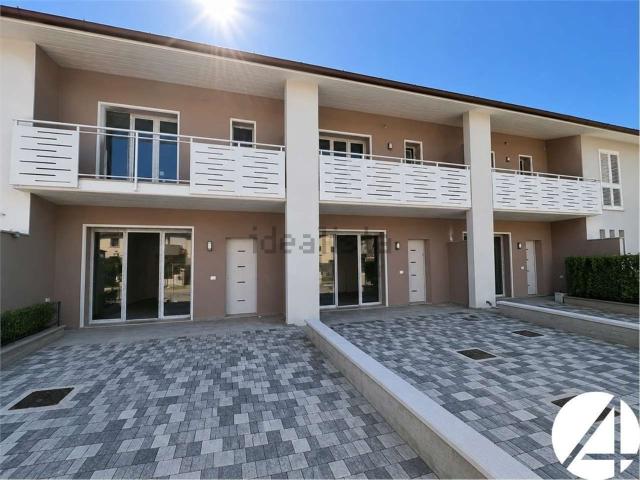 Villetta a schiera in vendita di 168 m² in Via Castelnuovo, 40