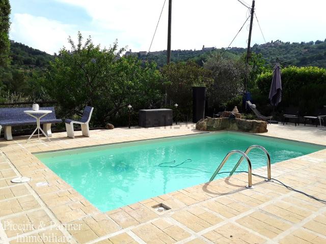 Villetta a schiera in vendita di 168 m² in Via della Treggia