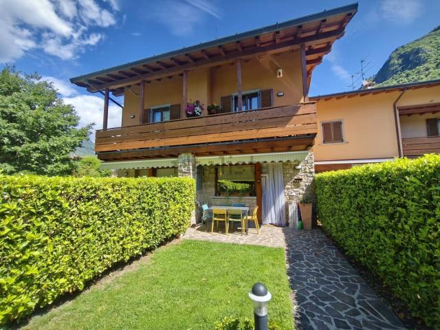 Villetta a schiera in vendita di 168 m² in Via Madre Teresa di Calcutta, 451
