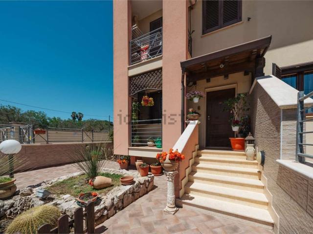 Villetta a schiera in vendita di 168 m² in Via San Cesario