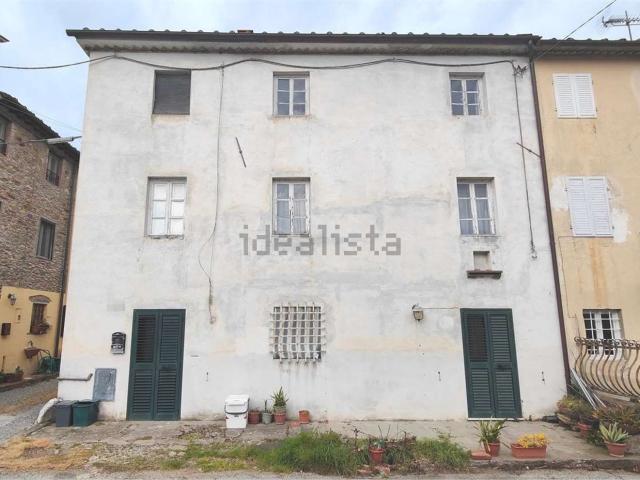 Villetta a schiera in vendita di 168 m² in Via Santa Maria del Giudice, 1642