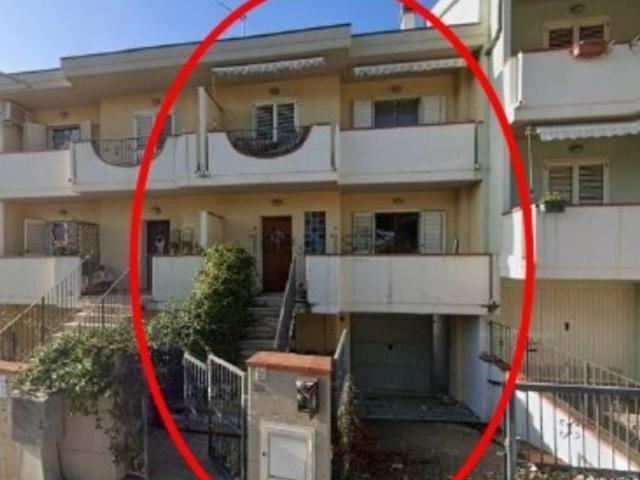 Villetta a schiera in vendita di 168 m² in Via Prato, 23
