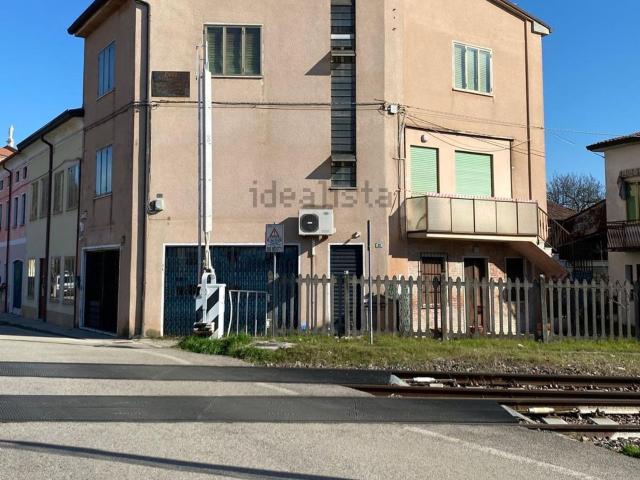 Villetta a schiera in vendita di 168 m² in Via Roma, 28