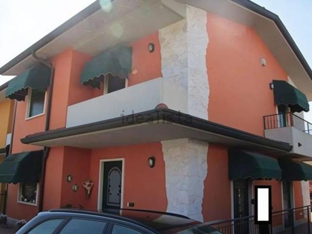 Villetta a schiera in vendita di 168 m² in Via Valle