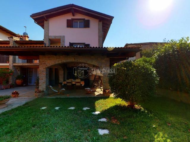 Villetta a schiera in vendita di 168 m² in Frazione Gambina, 52