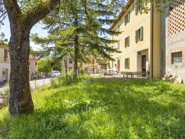 Villetta bifamiliare in vendita di 169 m² in Via Sassatella