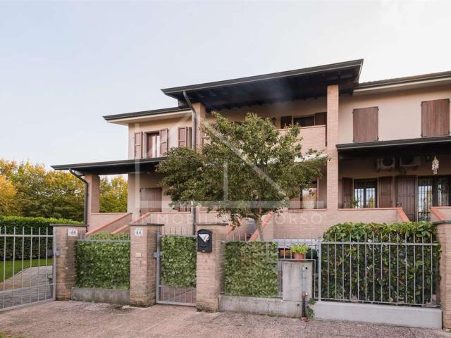 Villetta a schiera in vendita di 169 m² in Via Dante Alighieri, 44