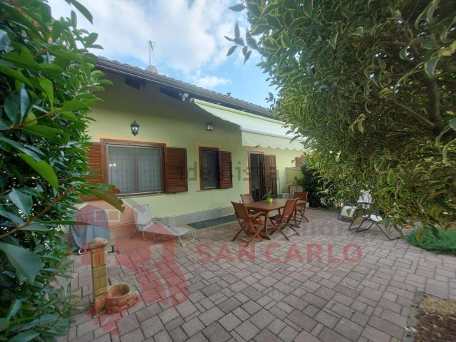 Villetta a schiera in vendita di 170 m² in Via Cavaliere G. Brunetto, 85
