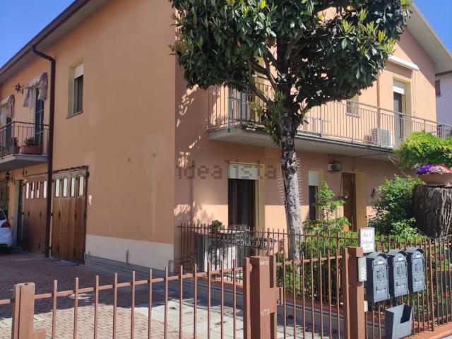 Villetta a schiera in vendita di 170 m² in Via Ancona, 44