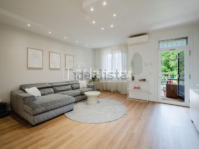 Villetta a schiera in vendita di 170 m² in Via degli Olmi, 34