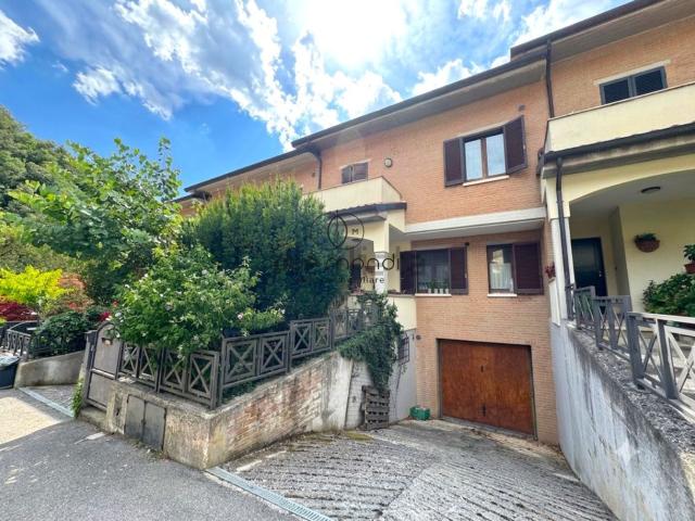 Villetta a schiera in vendita di 170 m² in Via del Tiro a Segno