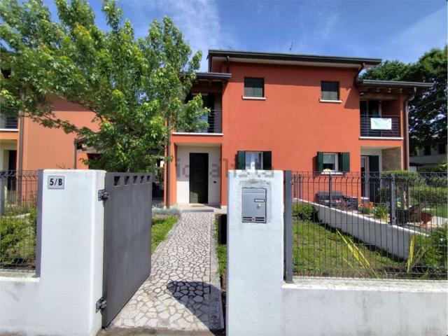 Villetta a schiera in vendita di 170 m² in Via Fontanelle, 5