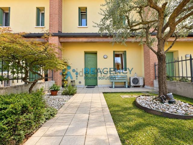 Villetta a schiera in vendita di 170 m² in Via Monte Novegno