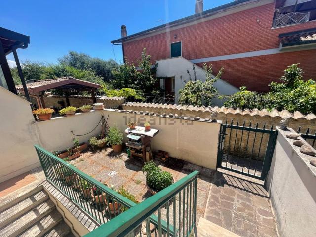 Villetta a schiera in vendita di 170 m² in Via Moschiano