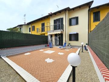 Villetta a schiera in vendita di 170 m² in Via Silvio Pellico, 8