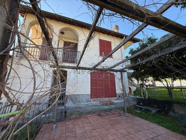 Villetta a schiera in vendita di 170 m² in Via Poggio, 6