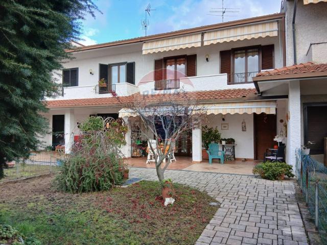 Villetta a schiera in vendita di 170 m² in Via Ruggero Leoncavallo, 4