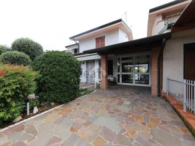 Villetta a schiera in vendita di 170 m² in Via Unione Europea, 22