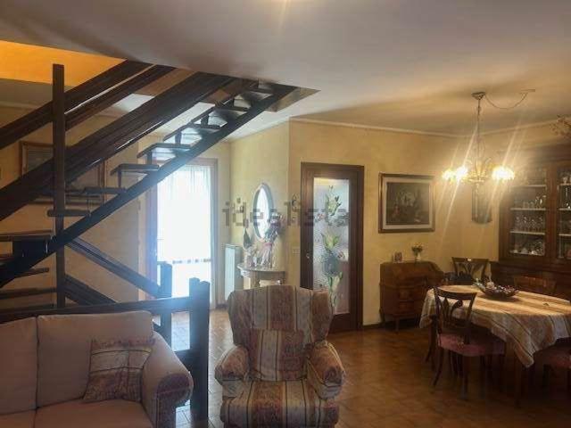 Villetta a schiera in vendita di 170 m² in Via Vincenzo Bellini
