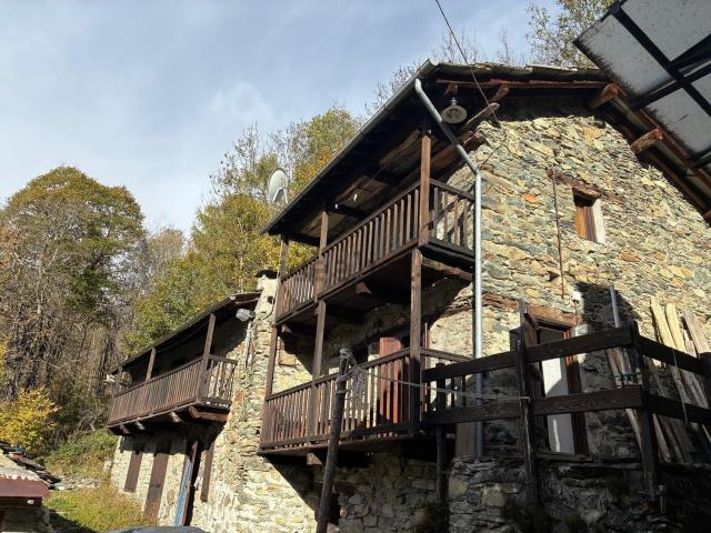 Villetta a schiera in vendita di 170 m² in Frazione la Costa, 11