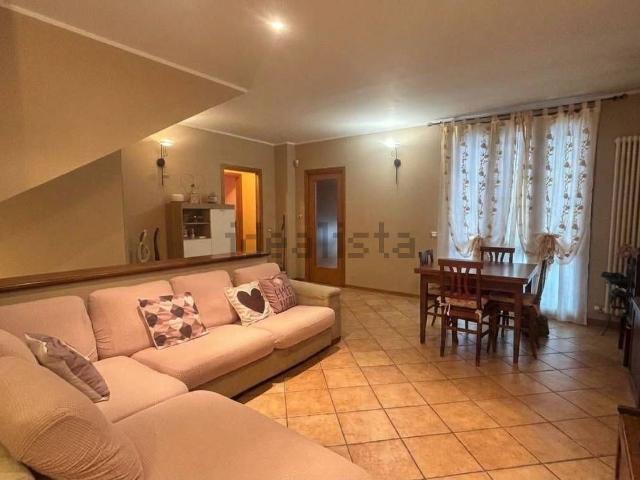 Villetta a schiera in vendita di 170 m² in Strada Pedemontana Vignale, 19