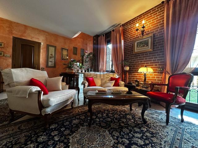 Villetta a schiera in vendita di 171 m² in Via Giacomo Puccini, 35