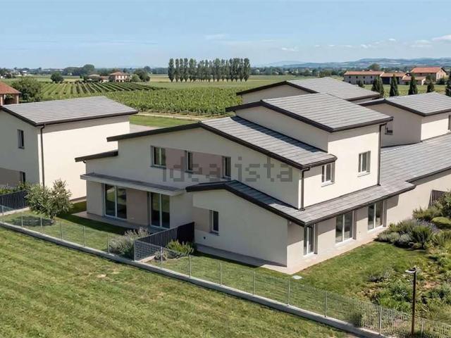 Villetta a schiera in vendita di 171 m² in Via Grande o Rosa, 620