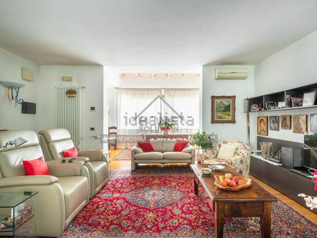 Villetta a schiera in vendita di 171 m² in Via Niccolò Paganini