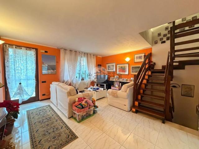 Villetta a schiera in vendita di 171 m² in Via Pastrengo, 11