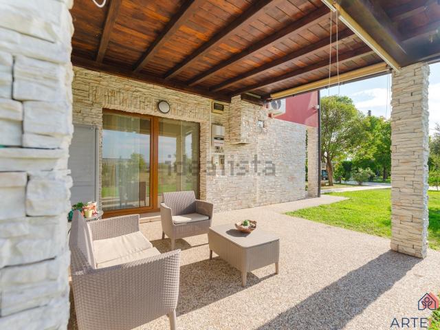Villetta a schiera in vendita di 172 m² in Via Girardini e Tonello