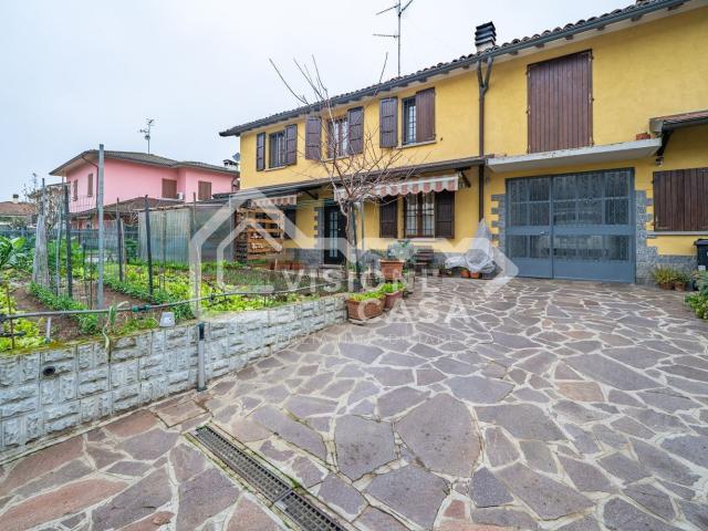 Villetta a schiera in vendita di 172 m² in Via Guerrino Neviani, 6