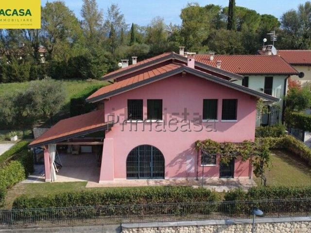 Villetta a schiera in vendita di 172 m² in Via Molino