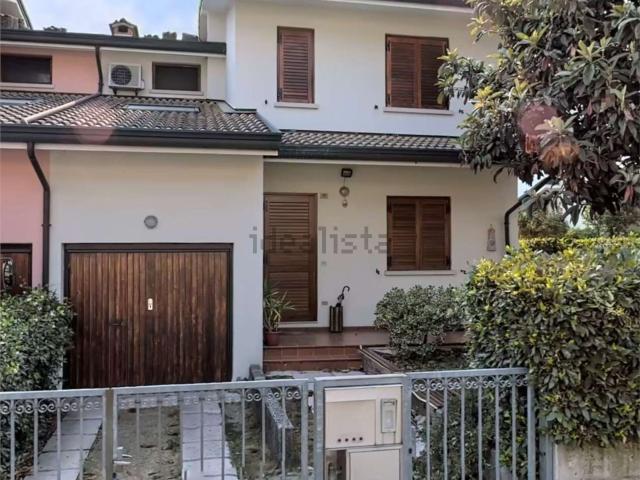 Villetta a schiera in vendita di 172 m² in Via Padova, 48