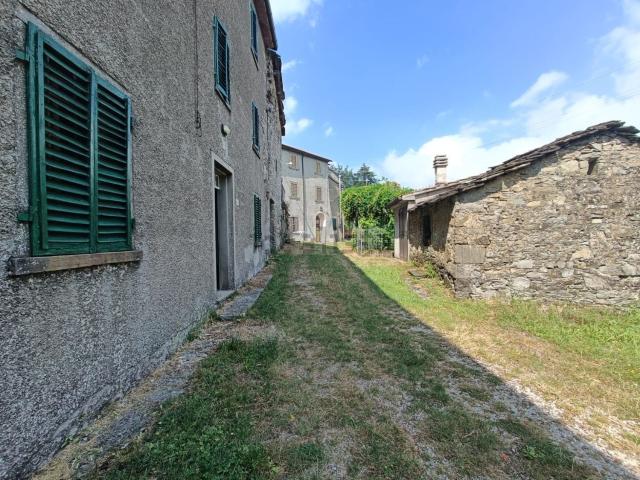 Villetta a schiera in vendita di 173 m² in Via di Torri