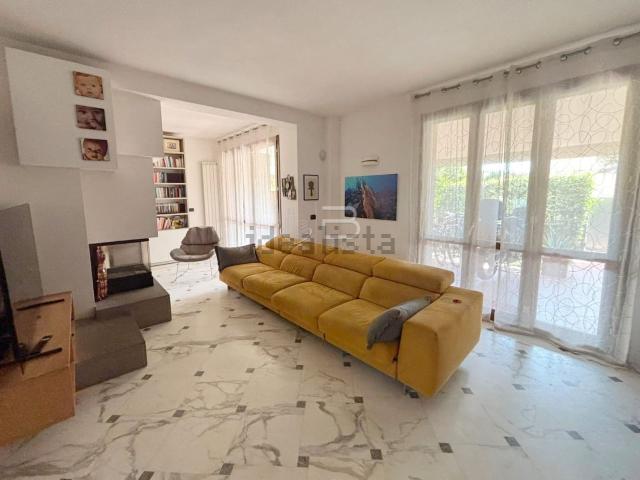 Villetta a schiera in vendita di 173 m² in Via Marina