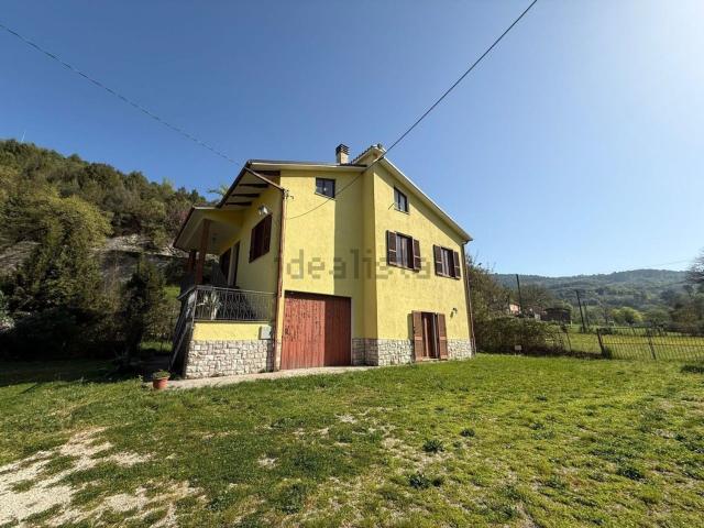 Villetta a schiera in vendita di 173 m² in Località Case Sparse