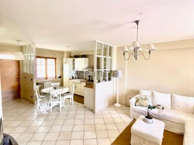 Villetta a schiera in vendita di 173 m² in Strada Colle di Mezzo, 87