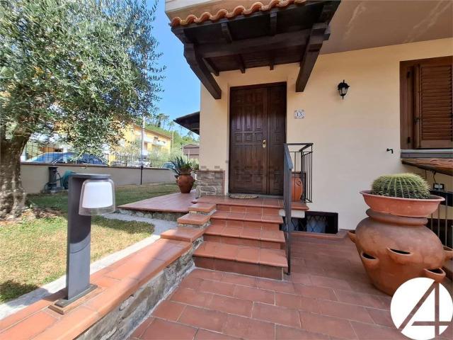 Villetta a schiera in vendita di 174 m² in Via Enrico Berlinguer