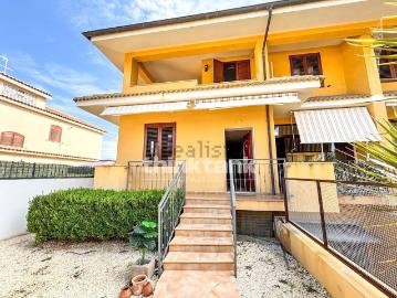 Villetta a schiera in vendita di 174 m² in Via Selinunte