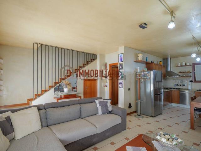 Villetta a schiera in vendita di 174 m² in Via Zapparè, 89