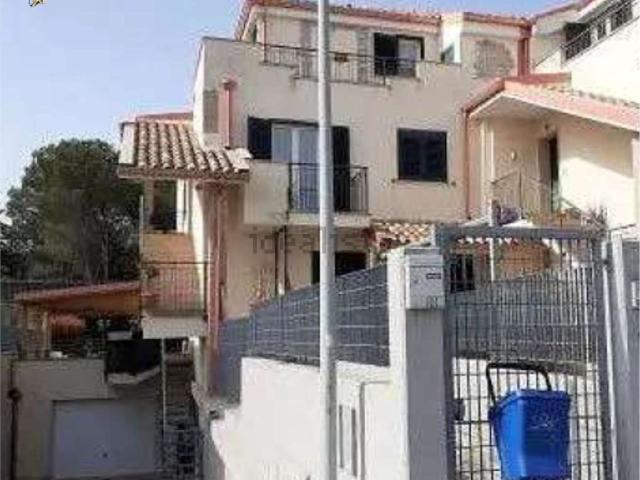 Villetta a schiera in vendita di 175 m² in Via Generale Carlo Alberto Dalla Chiesa