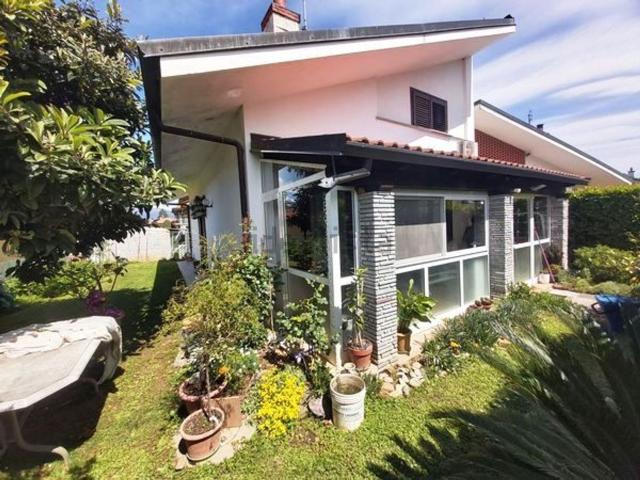 Villetta a schiera in vendita di 175 m² in Via Guido Rossa, 9