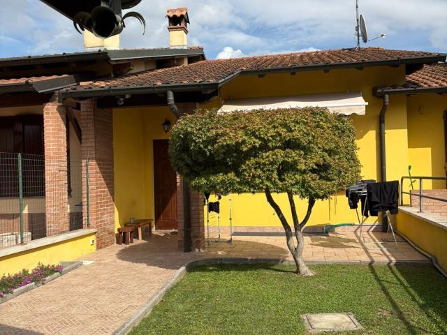 Villetta a schiera in vendita di 175 m² in Via Don Giuseppe Garrone, 16